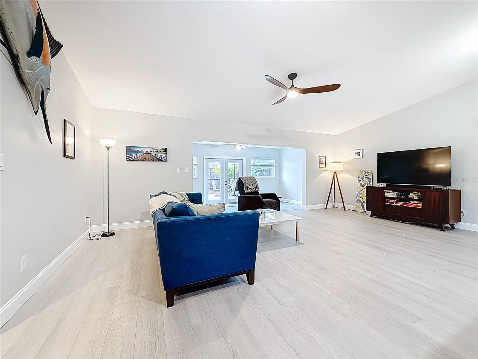 Image 13 of 77 For 2400 Granada Circle W