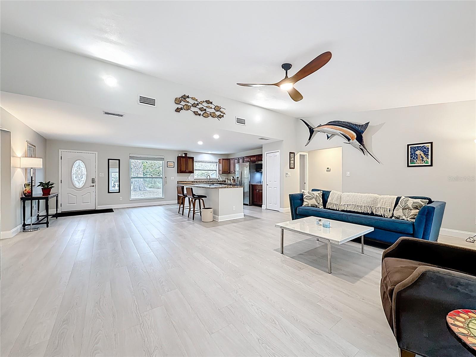 Image 15 of 77 For 2400 Granada Circle W