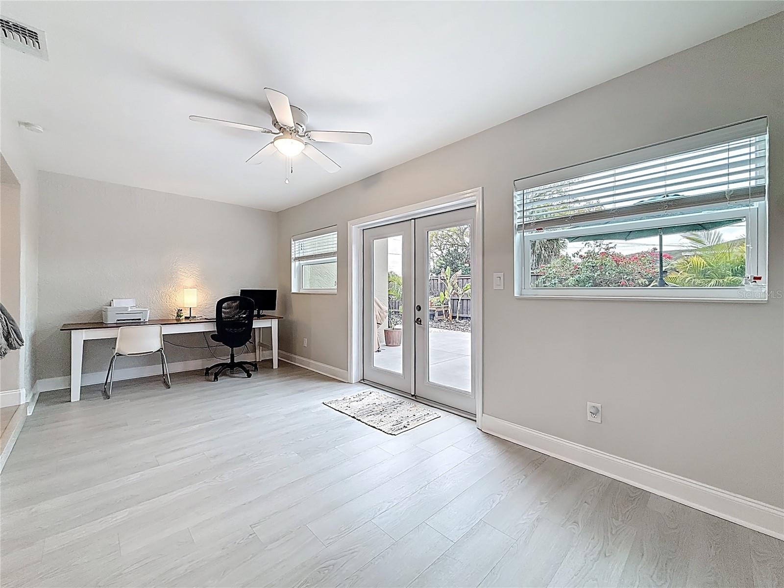 Image 21 of 77 For 2400 Granada Circle W