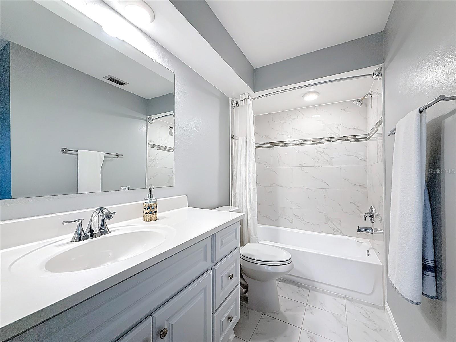 Image 36 of 77 For 2400 Granada Circle W