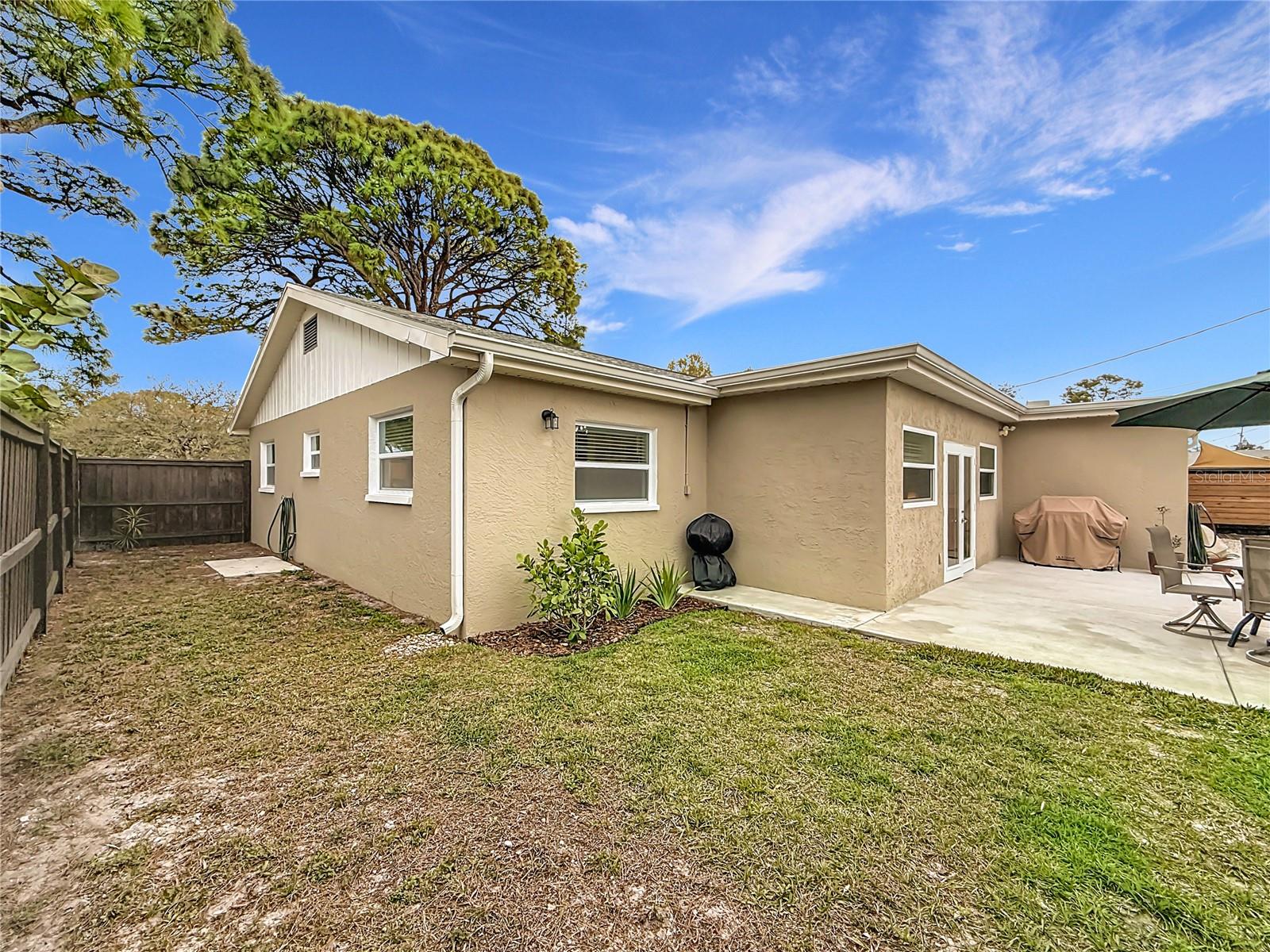 Image 49 of 77 For 2400 Granada Circle W