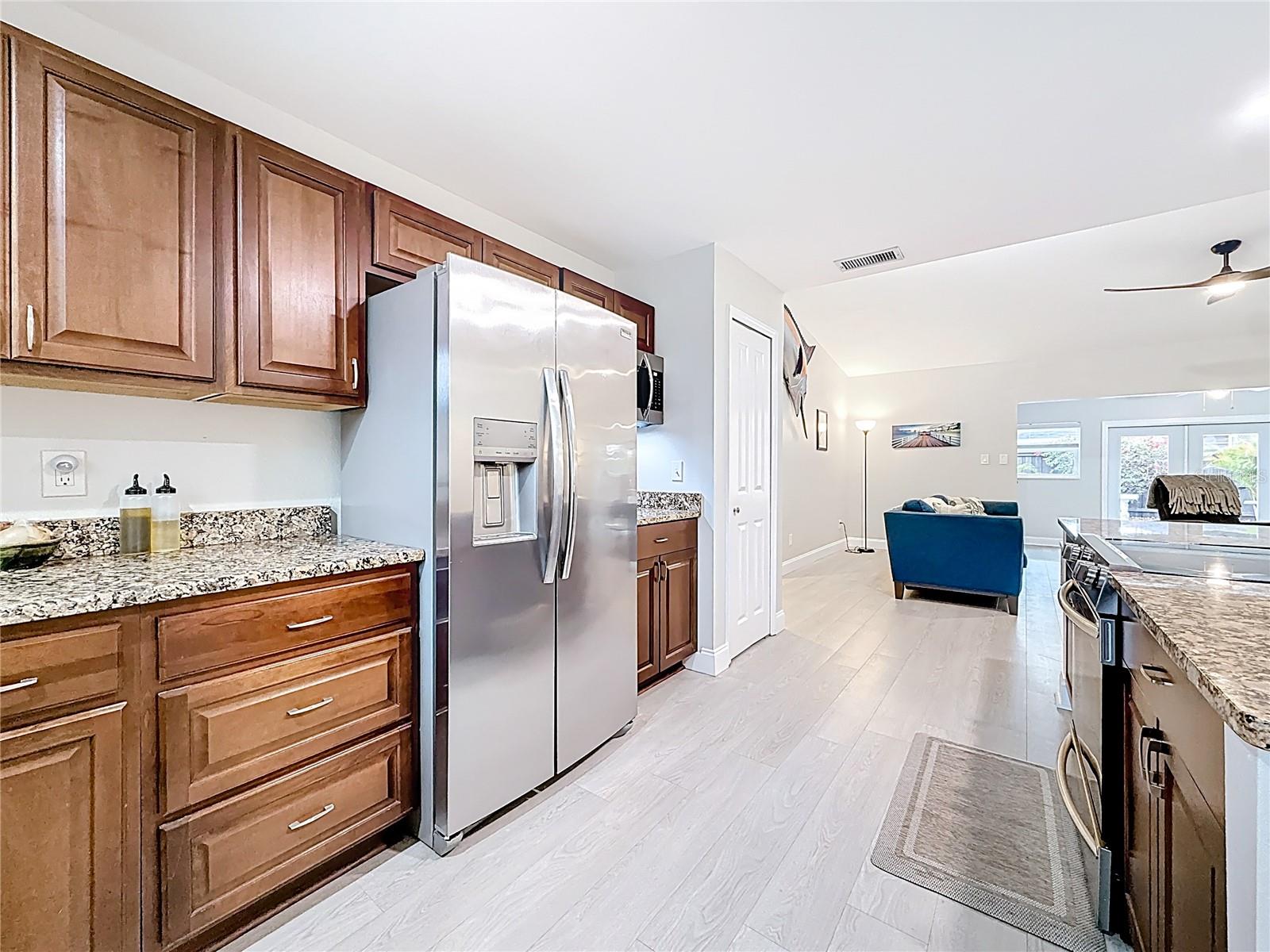 Image 9 of 77 For 2400 Granada Circle W