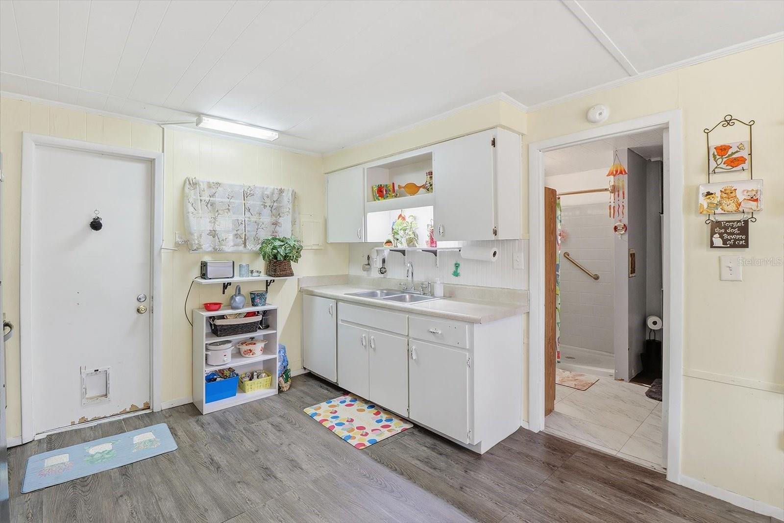 Image 10 of 31 For 6771 Sasser Street