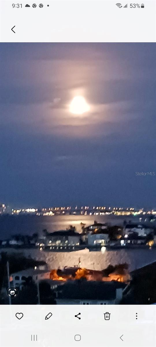 Image 2 of 4 For 400 64th Avenue W 1004w