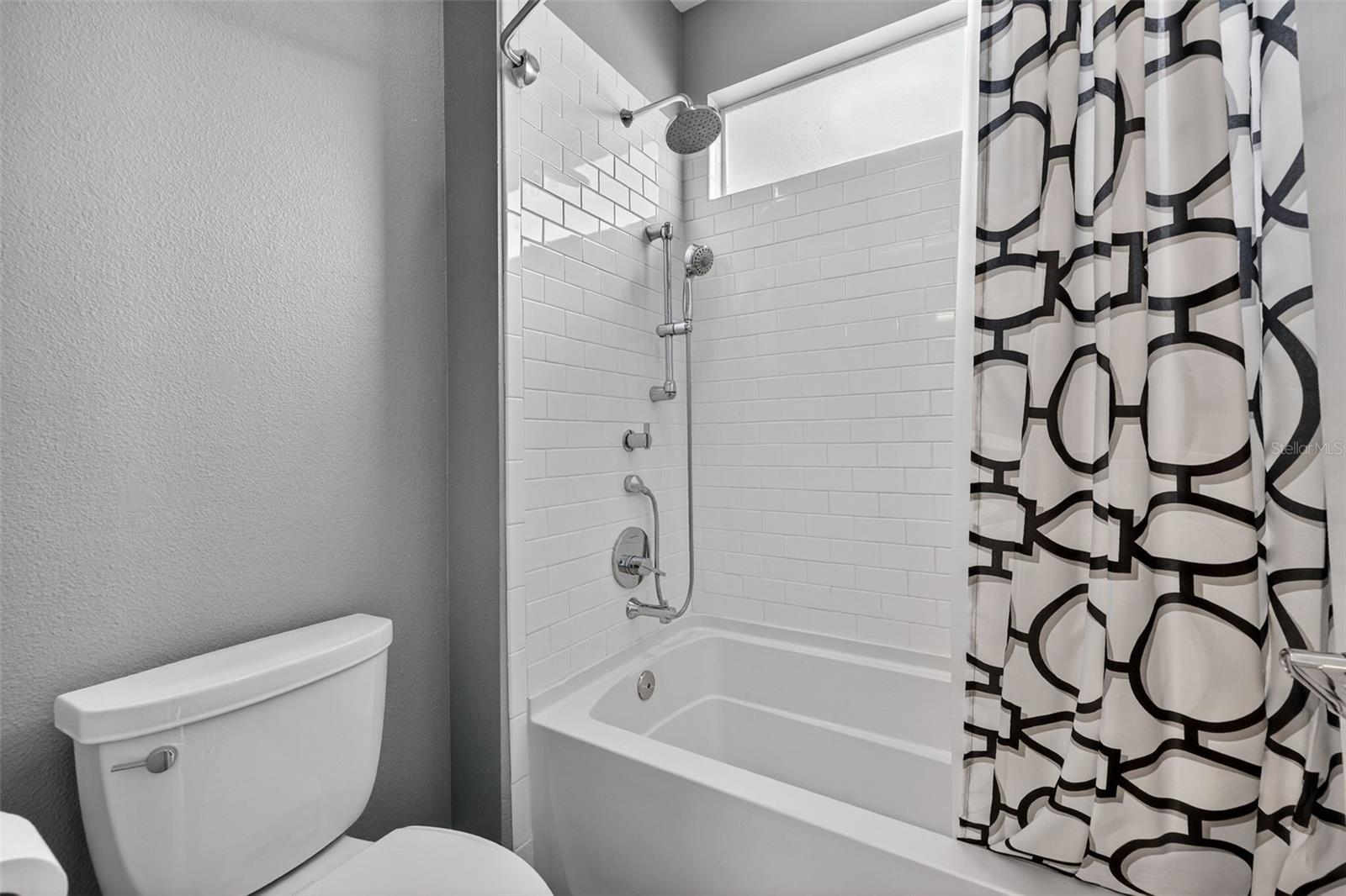 Image 40 of 61 For 348 Larboard Way