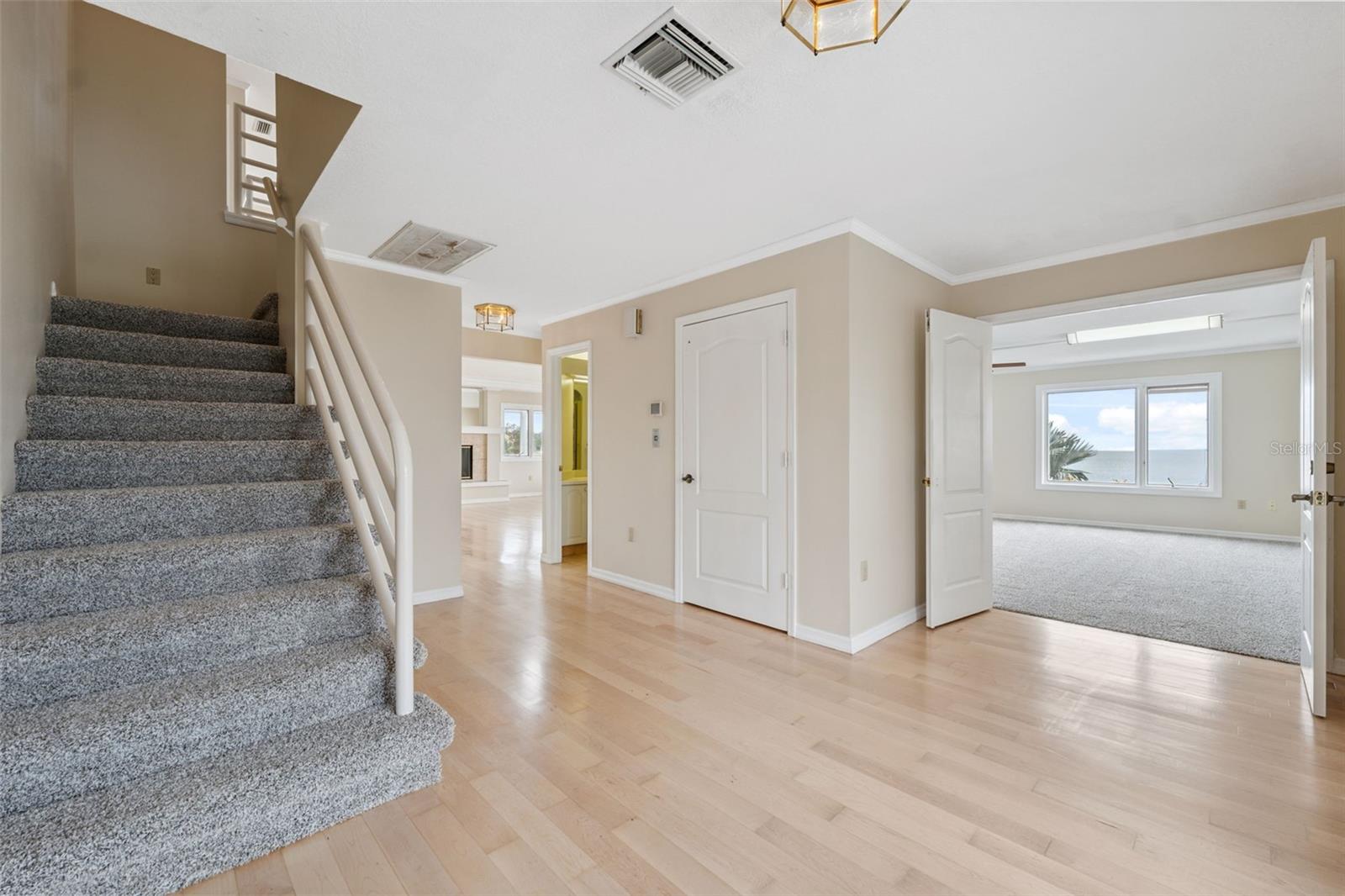 Image 13 of 88 For 1906 Gulfview Drive