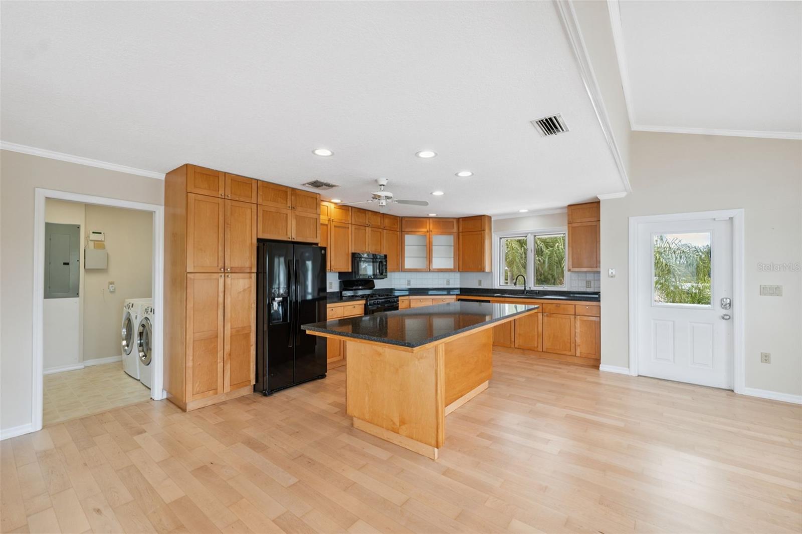 Image 23 of 88 For 1906 Gulfview Drive