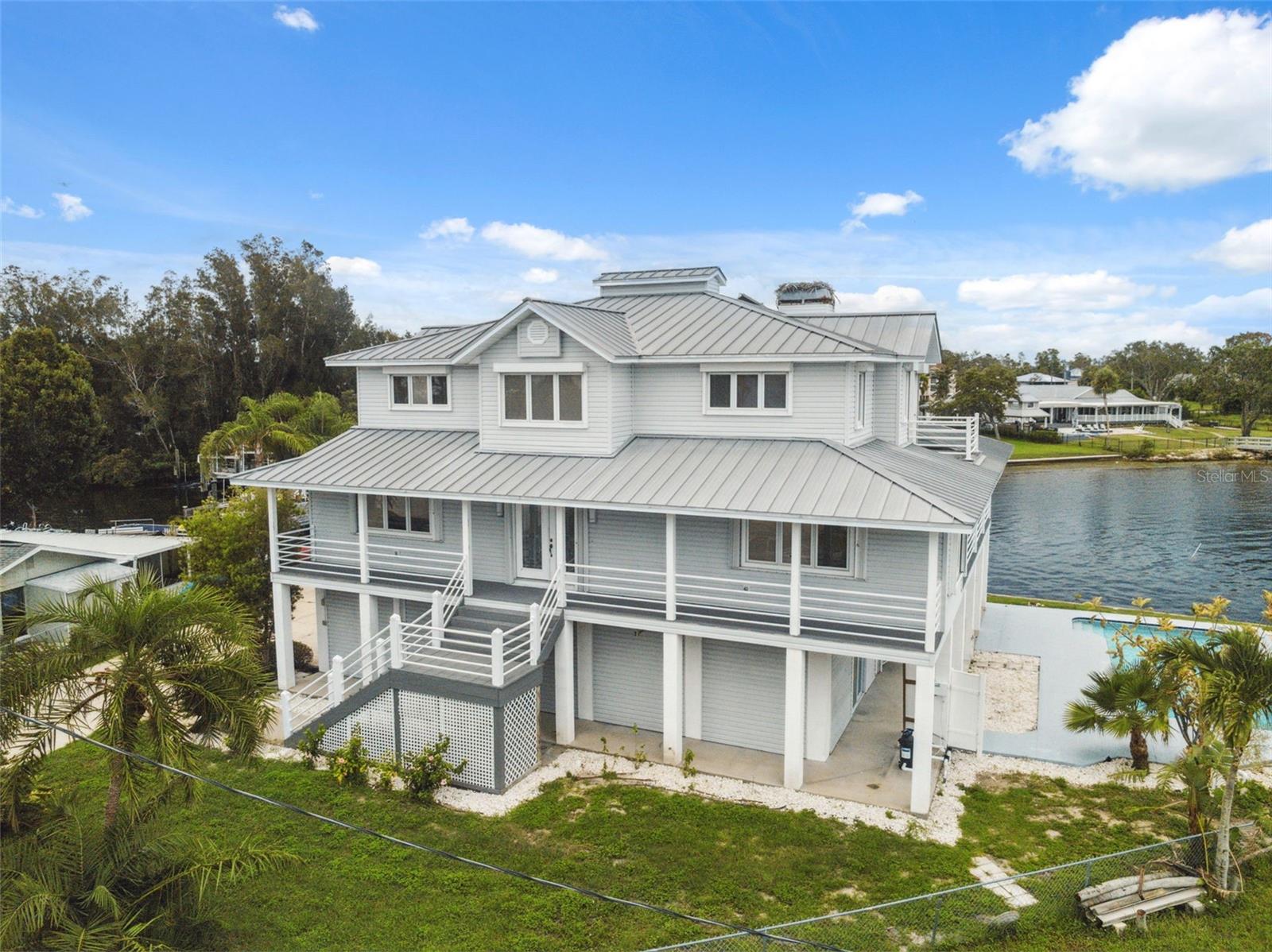 Image 5 of 88 For 1906 Gulfview Drive