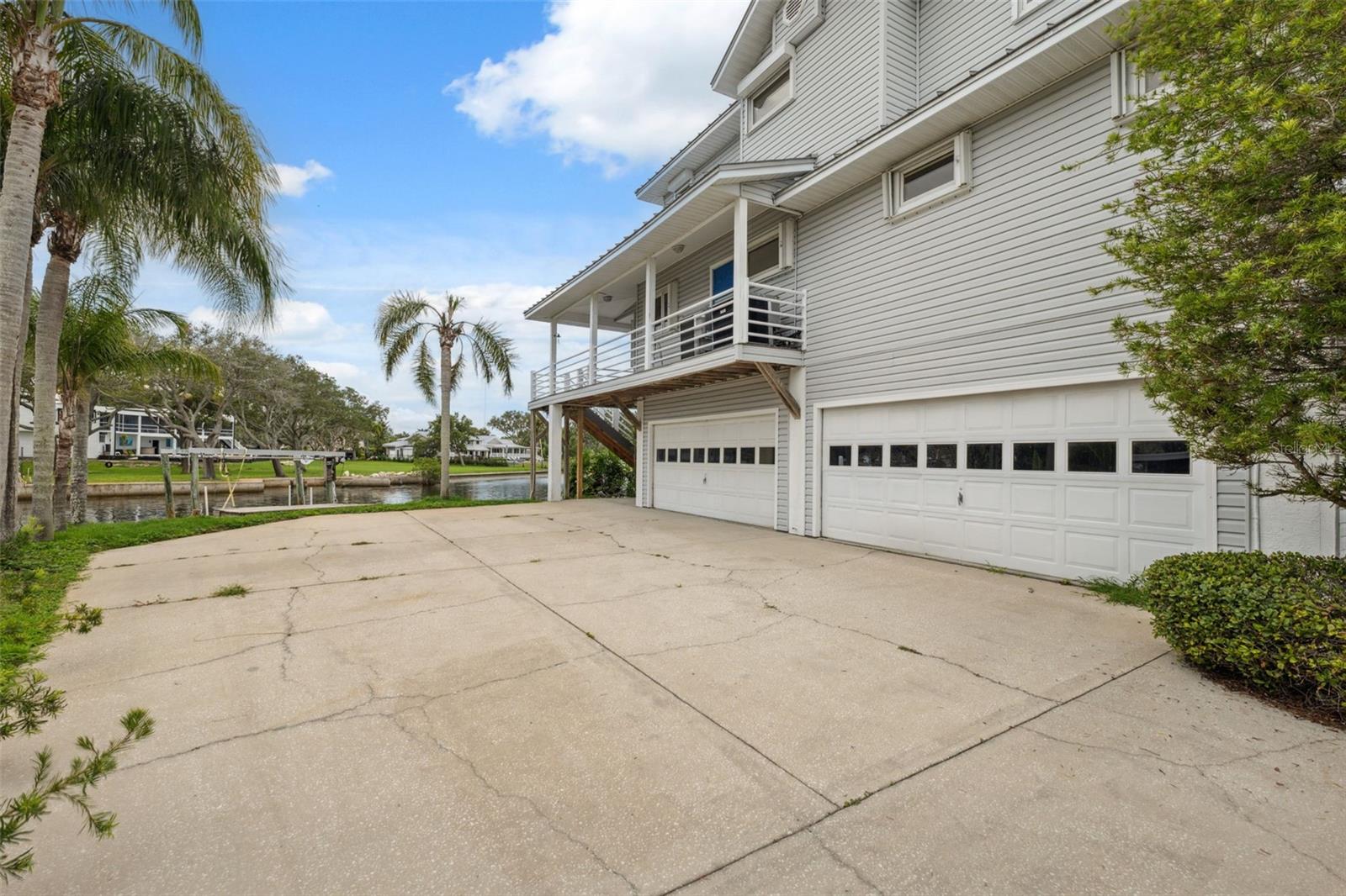 Image 8 of 88 For 1906 Gulfview Drive