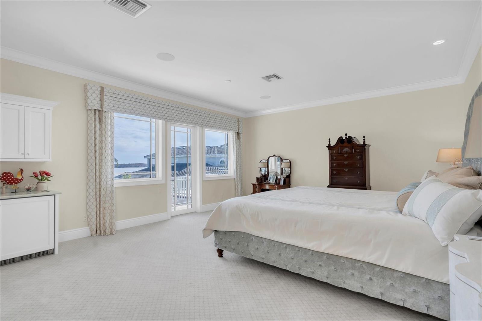 Image 39 of 100 For 4650 Ridge View Road