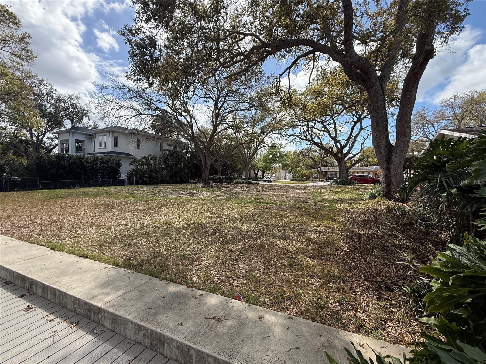 Image 12 of 23 For 4915 Melrose Avenue N