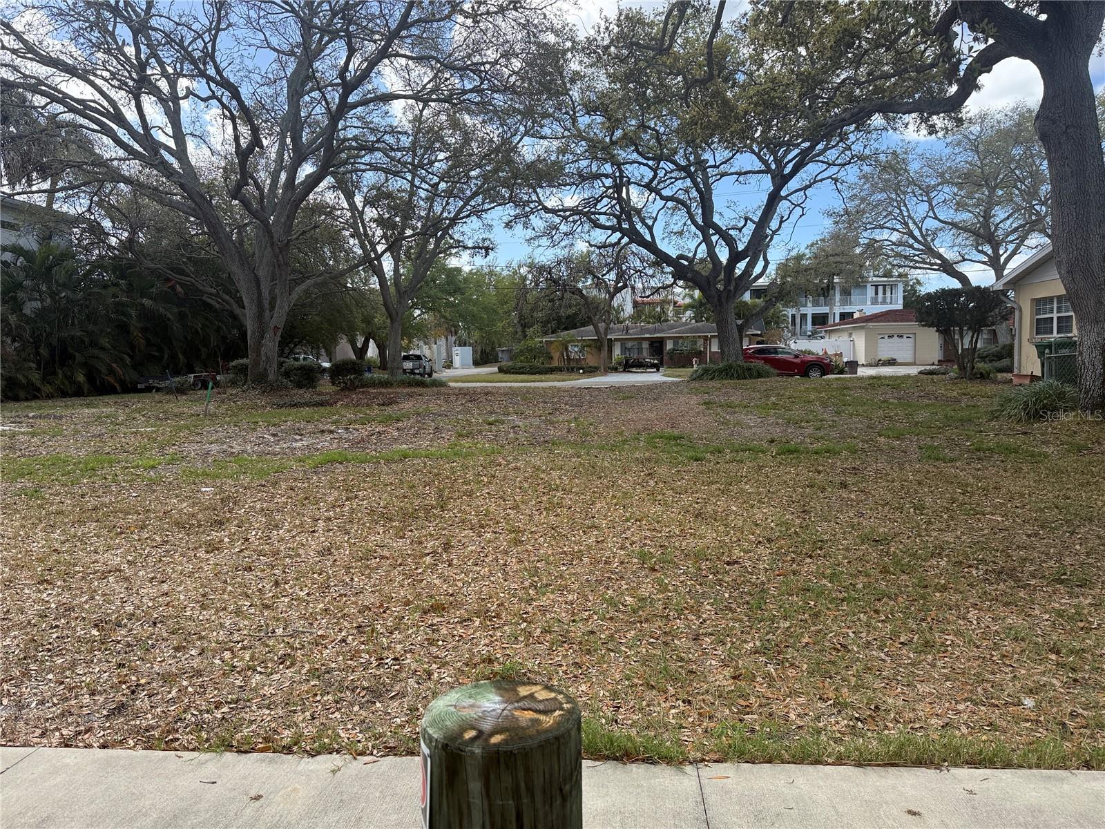 Image 17 of 23 For 4915 Melrose Avenue N