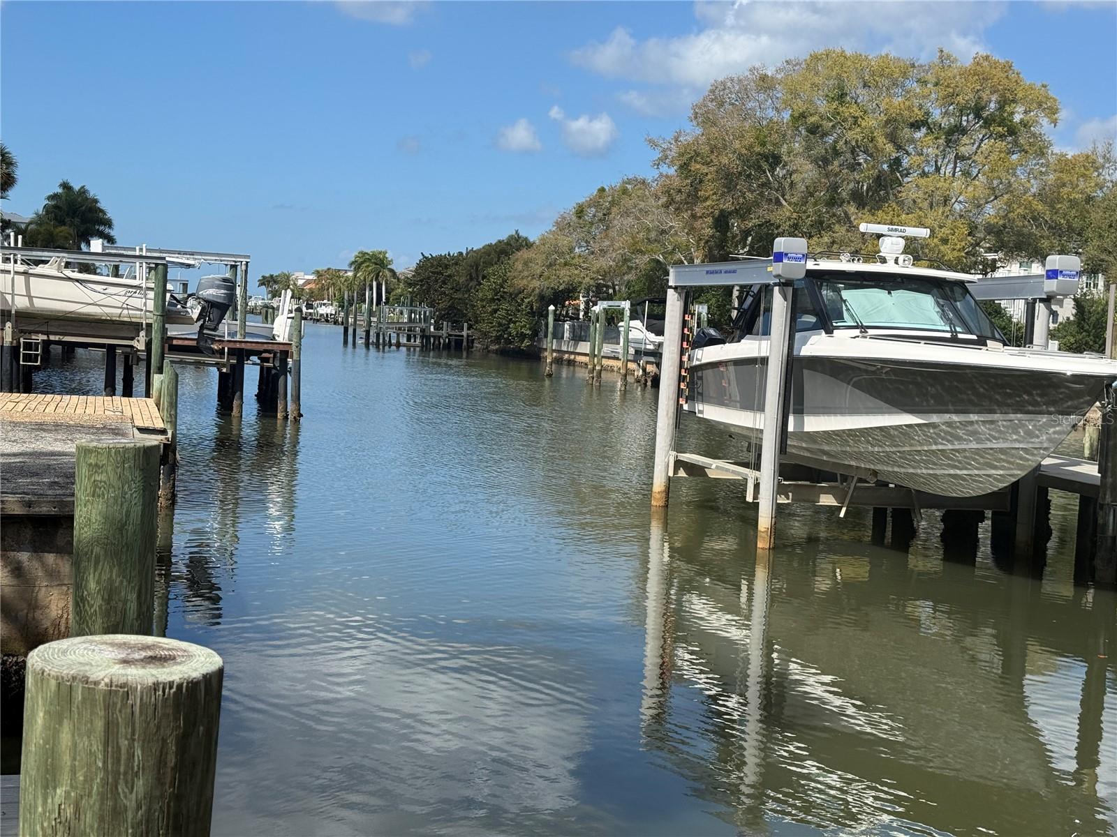 Image 19 of 23 For 4915 Melrose Avenue N