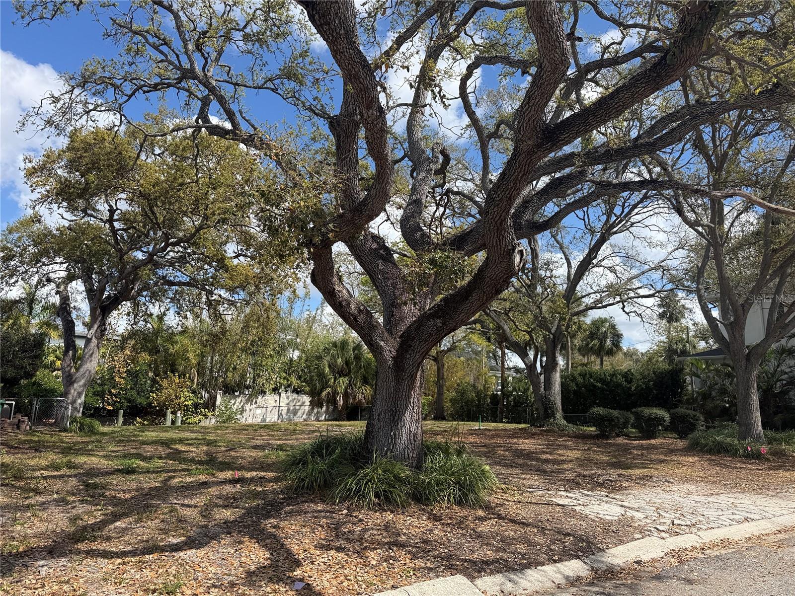 Image 22 of 23 For 4915 Melrose Avenue N