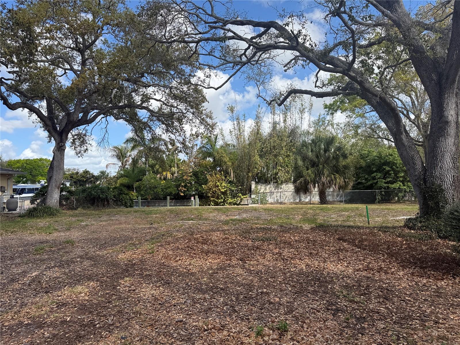 Image 5 of 23 For 4915 Melrose Avenue N