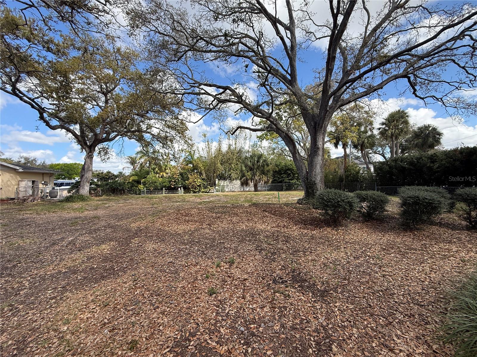 Image 7 of 23 For 4915 Melrose Avenue N