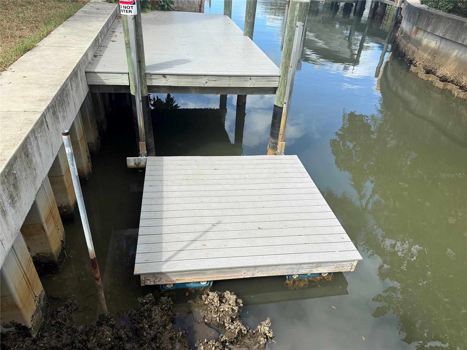 Image 9 of 23 For 4915 Melrose Avenue N