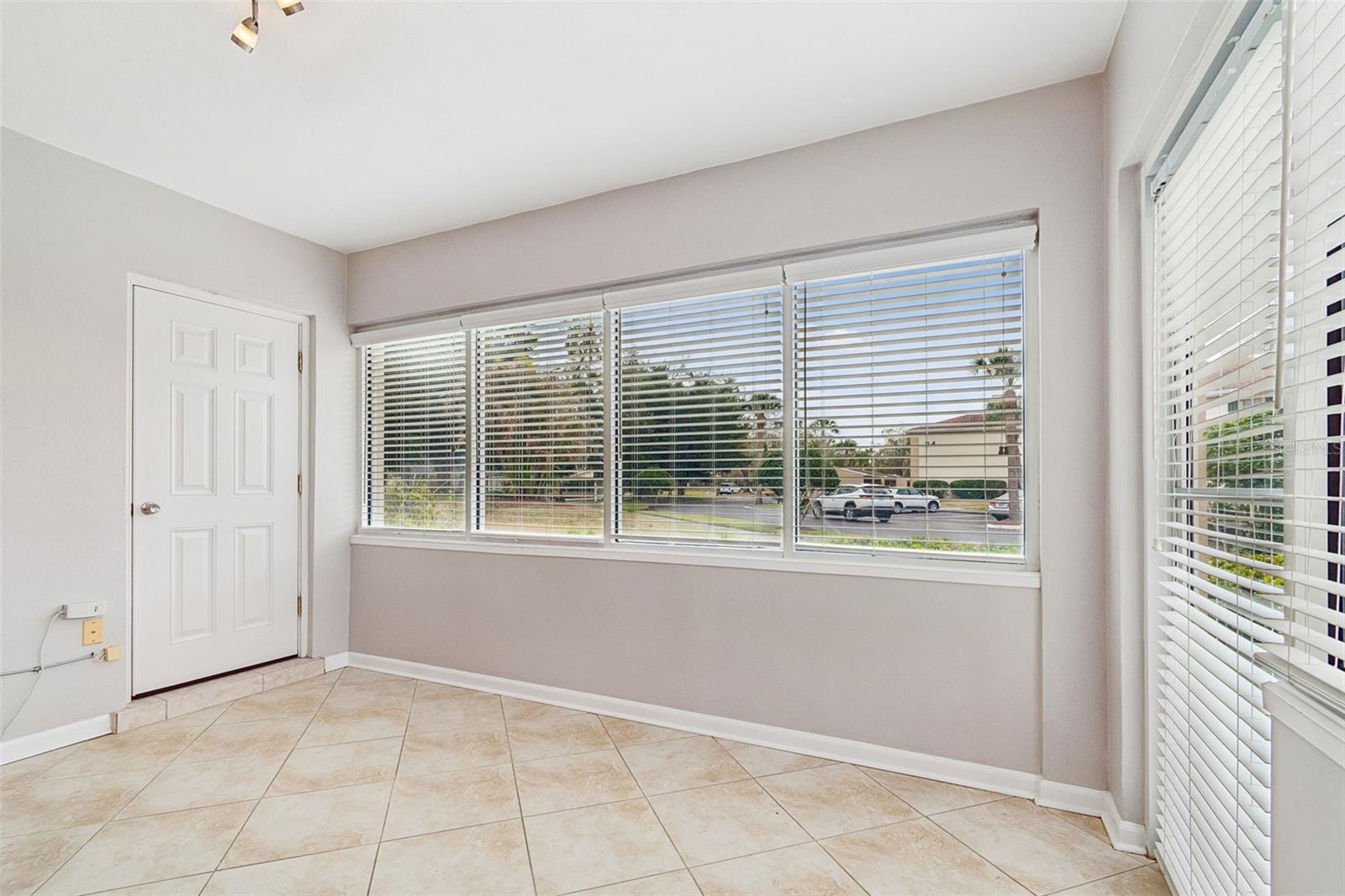 Image 16 of 39 For 10375 Carrollwood Lane 332