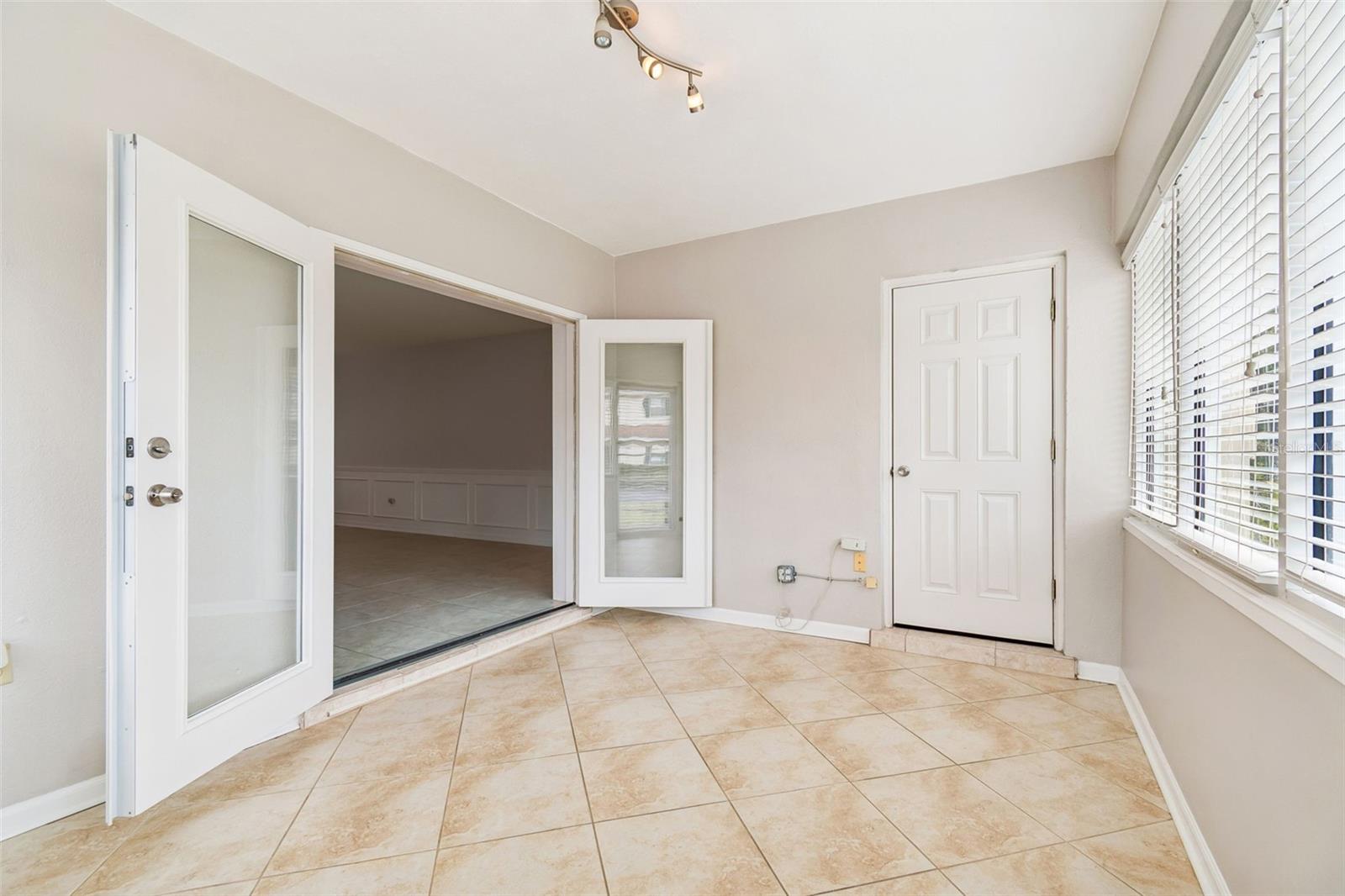 Image 17 of 39 For 10375 Carrollwood Lane 332