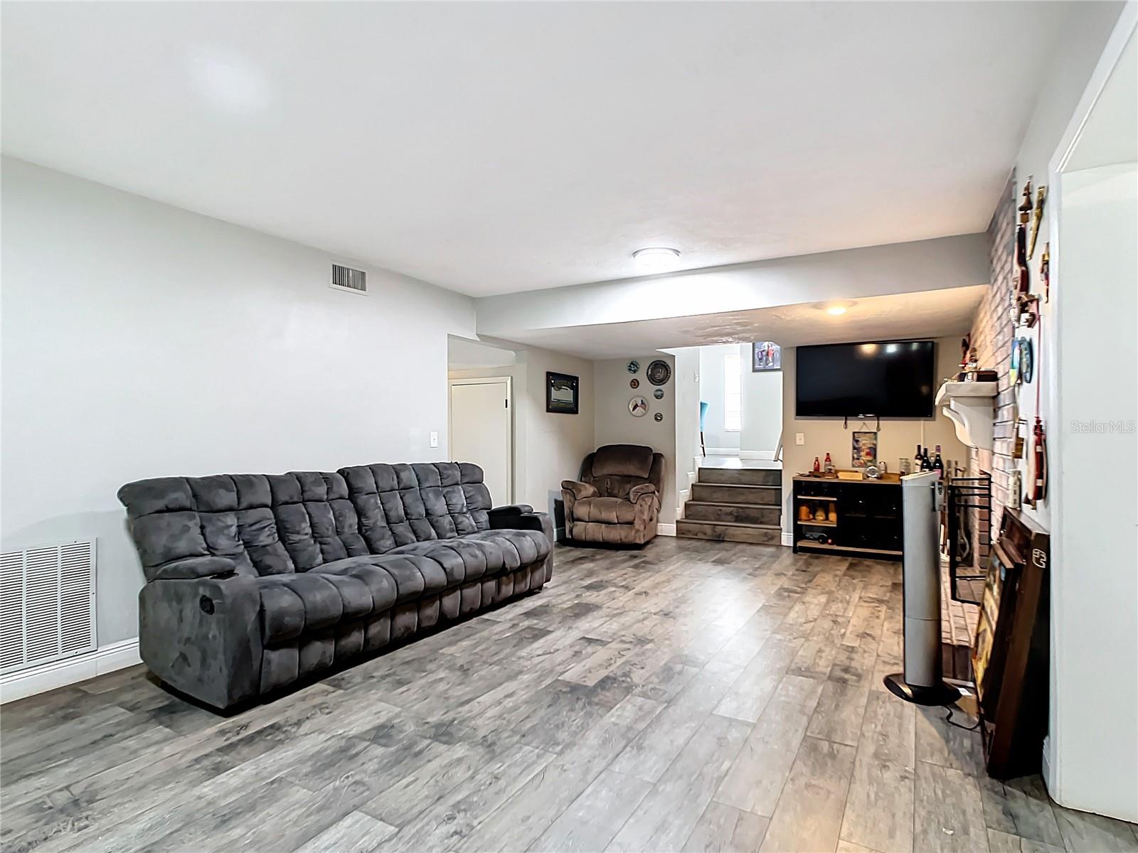 Image 14 of 45 For 2175 Santa Paula Dr