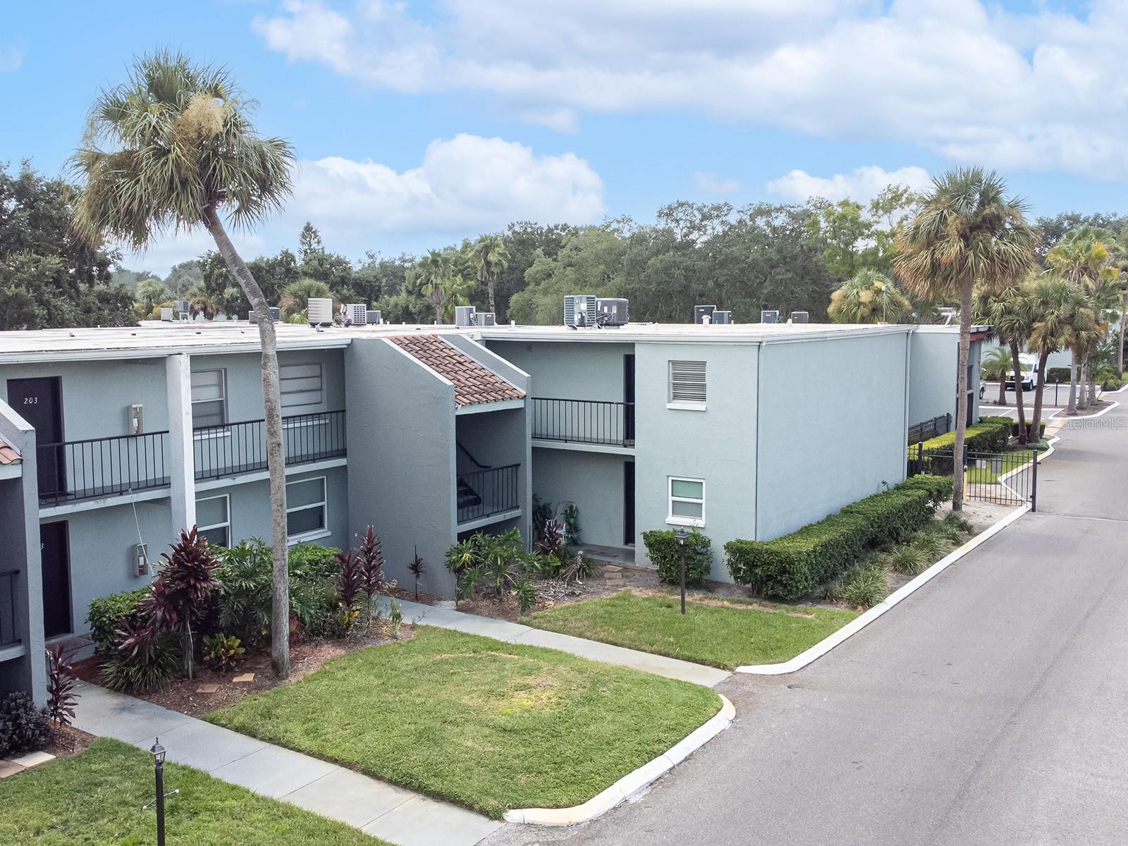 Image 19 of 23 For 2876 Somerset Park Drive 201