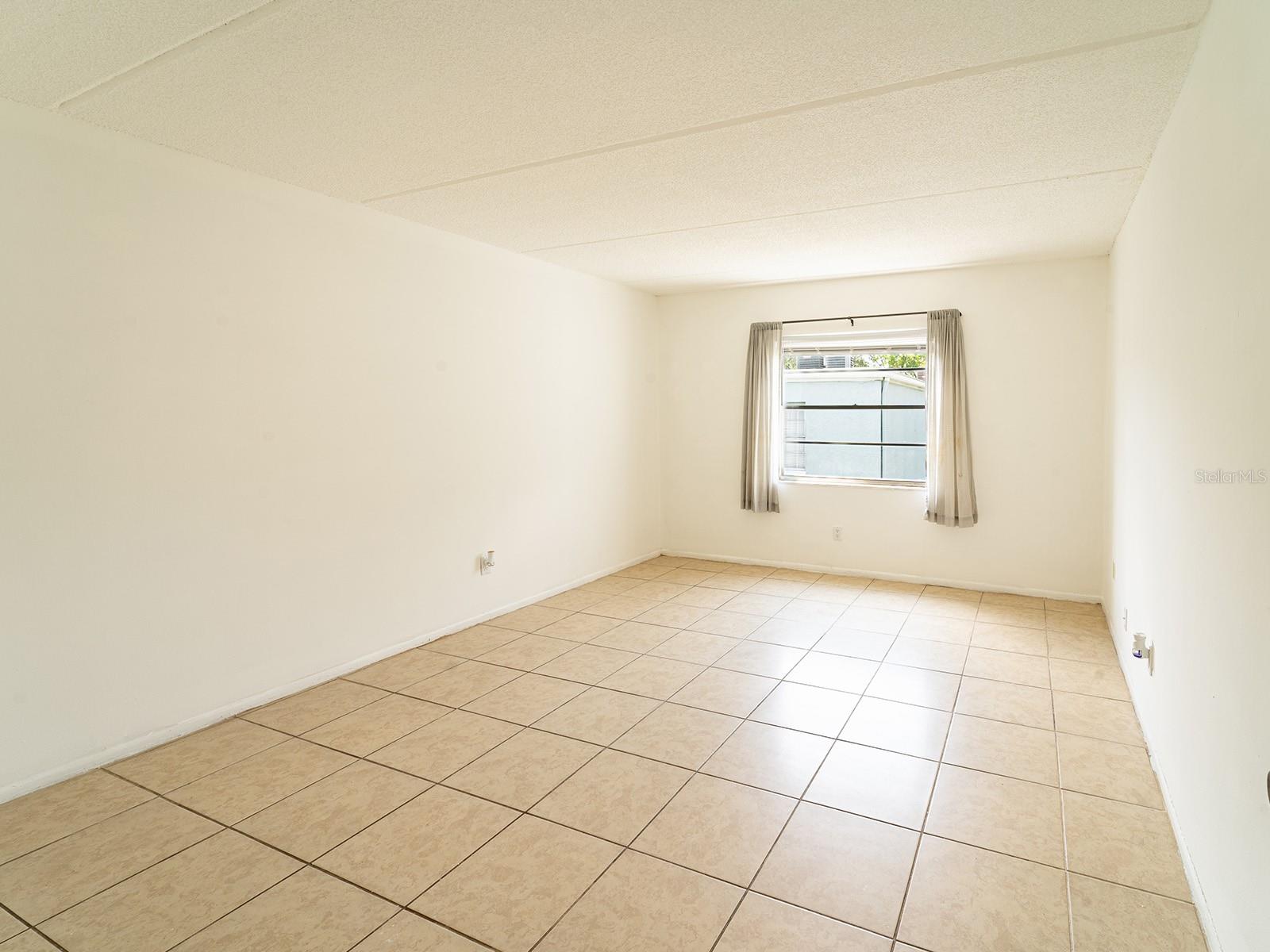 Image 7 of 23 For 2876 Somerset Park Drive 201