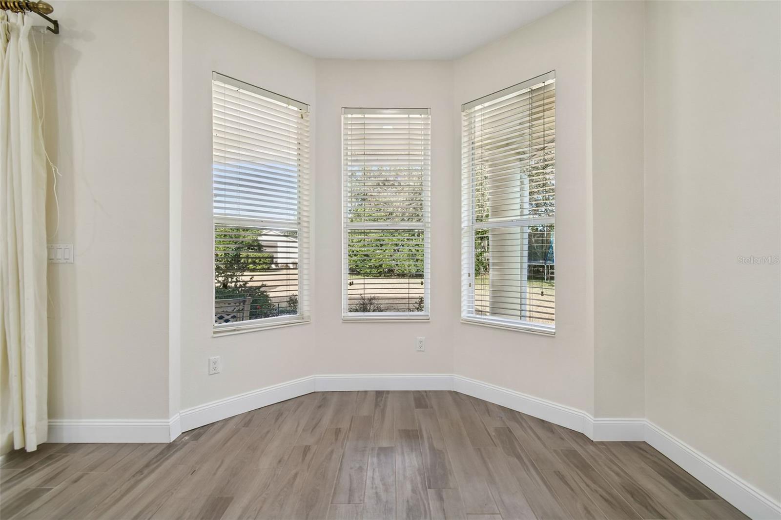 Image 11 of 33 For 3311 Stonebridge Trail