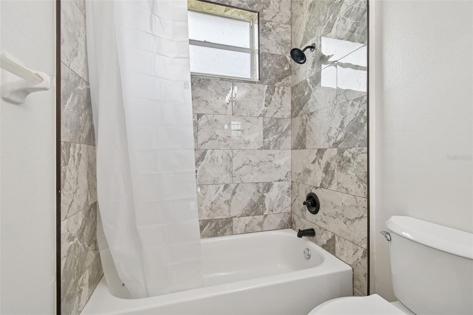 Image 18 of 33 For 3311 Stonebridge Trail