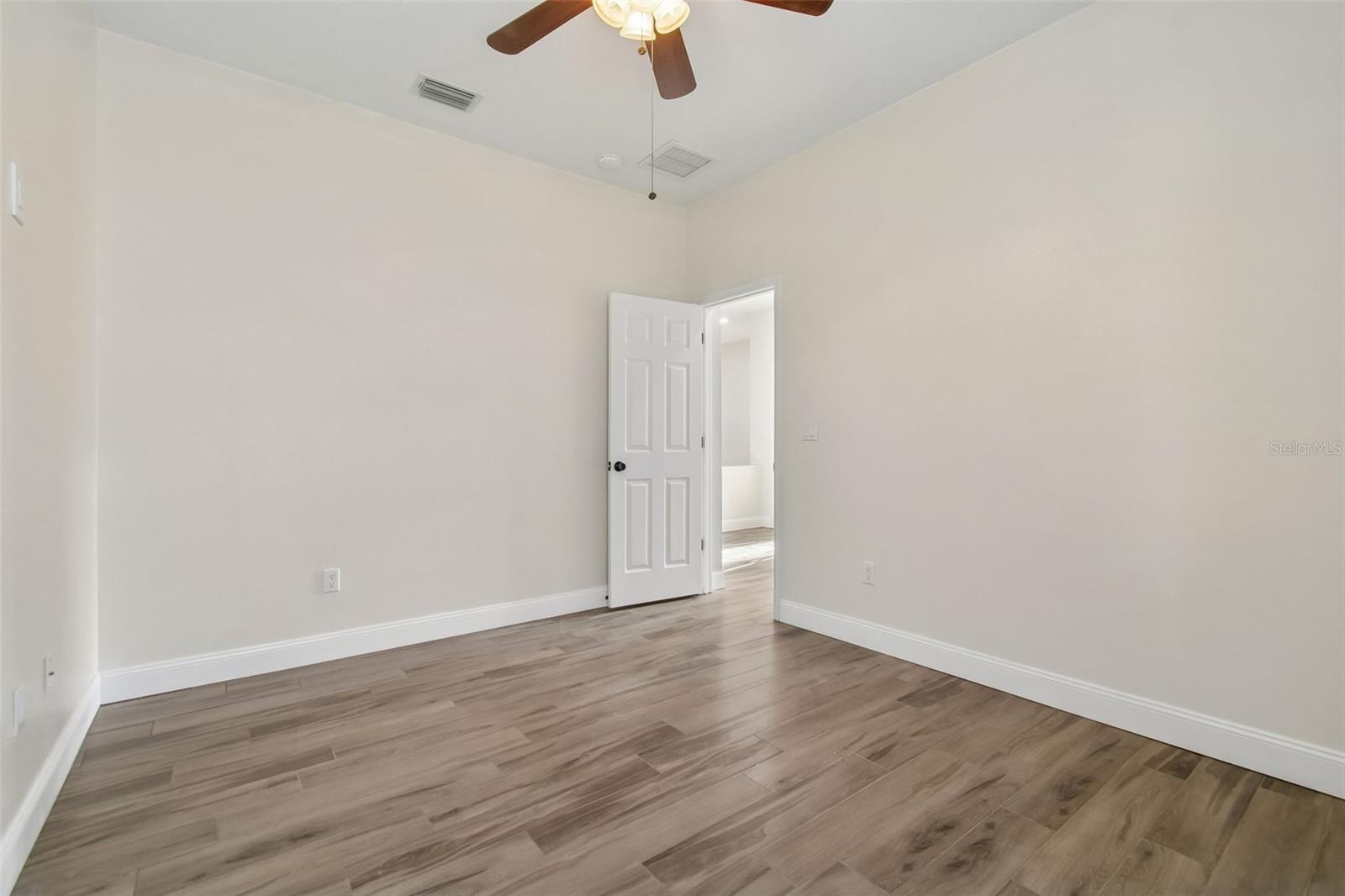 Image 20 of 33 For 3311 Stonebridge Trail