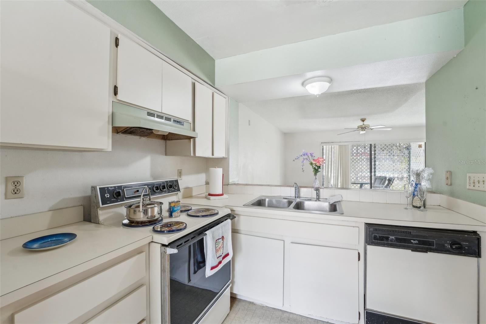 Image 10 of 49 For 8419 Laurelon Place