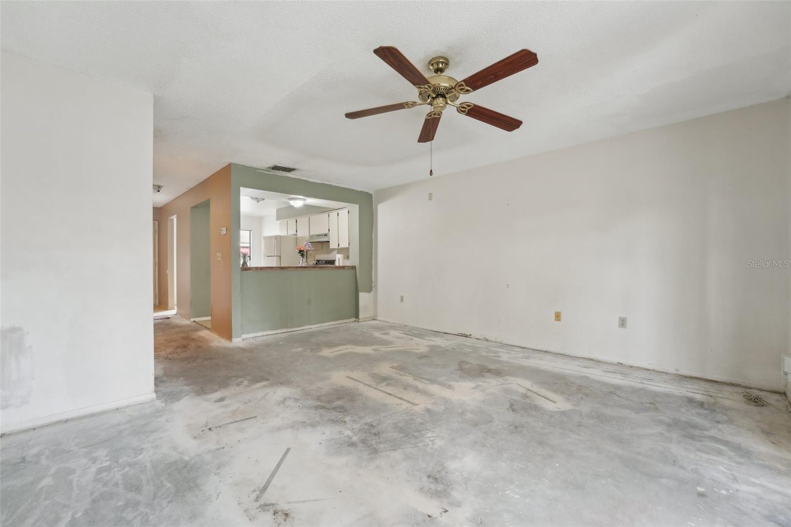 Image 14 of 49 For 8419 Laurelon Place