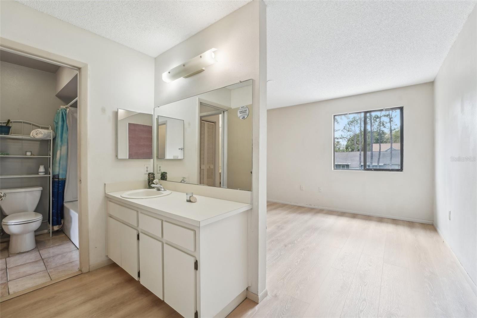 Image 18 of 49 For 8419 Laurelon Place