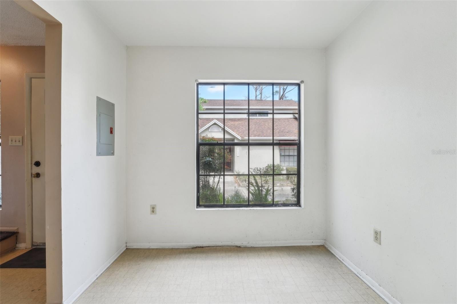 Image 7 of 49 For 8419 Laurelon Place