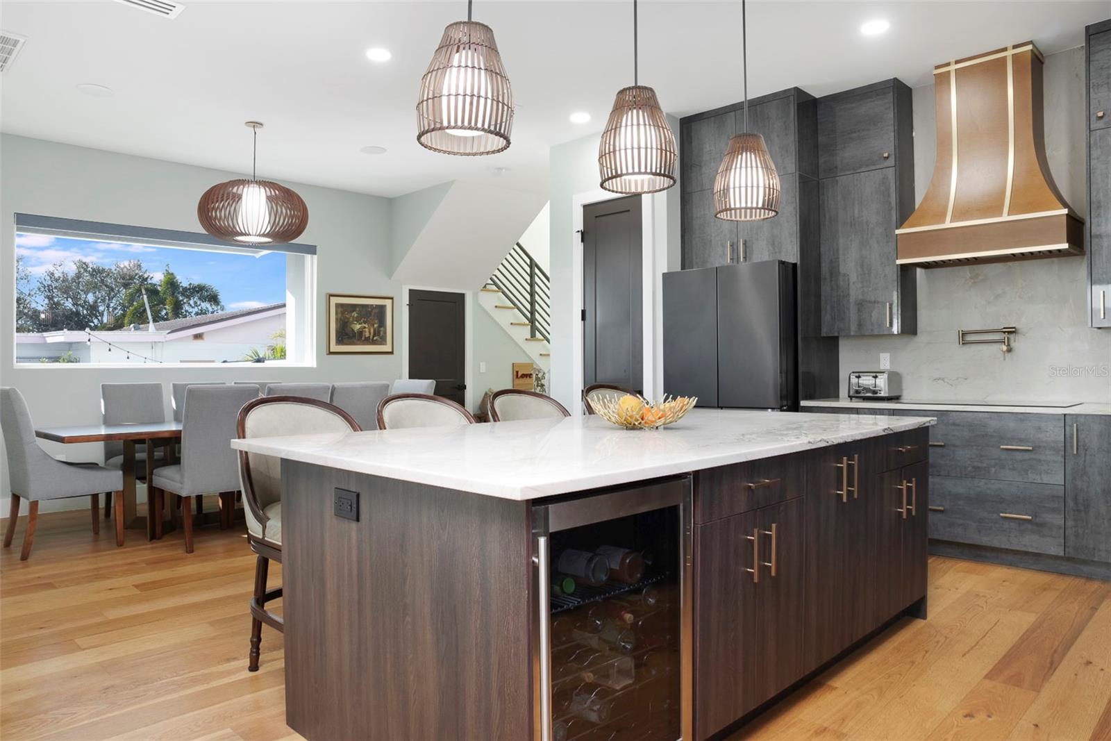 Listing photo id 9 for 4640 35th Avenue N