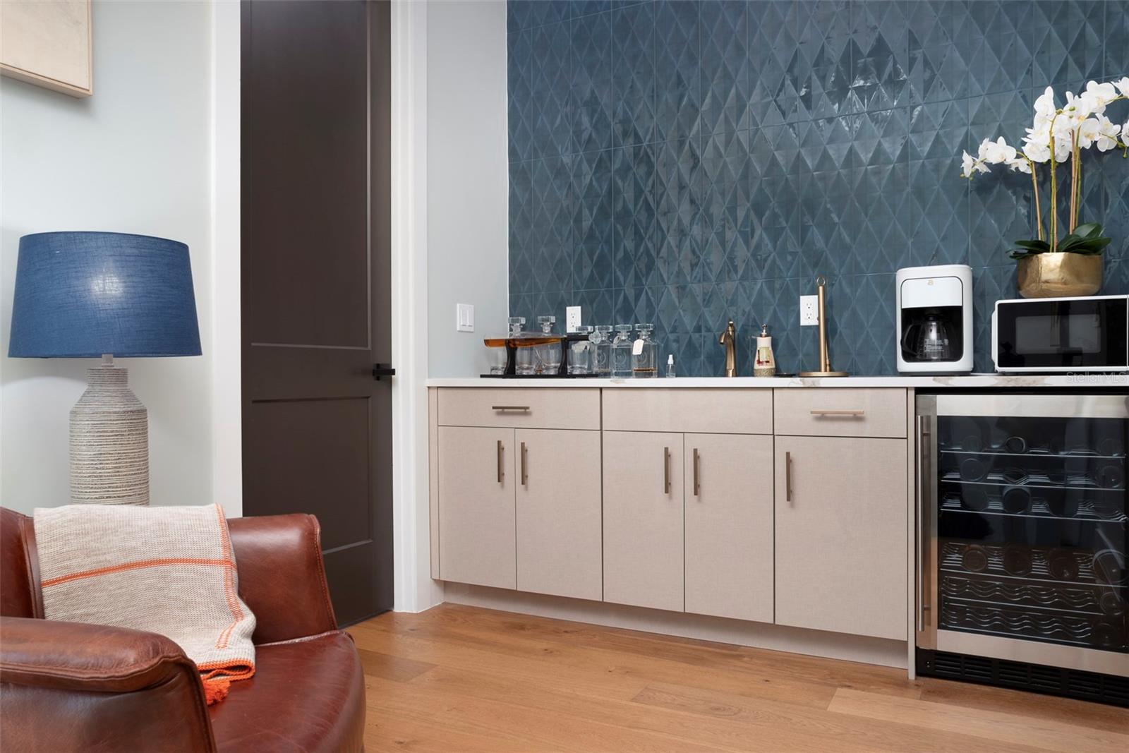 Listing photo id 20 for 4640 35th Avenue N