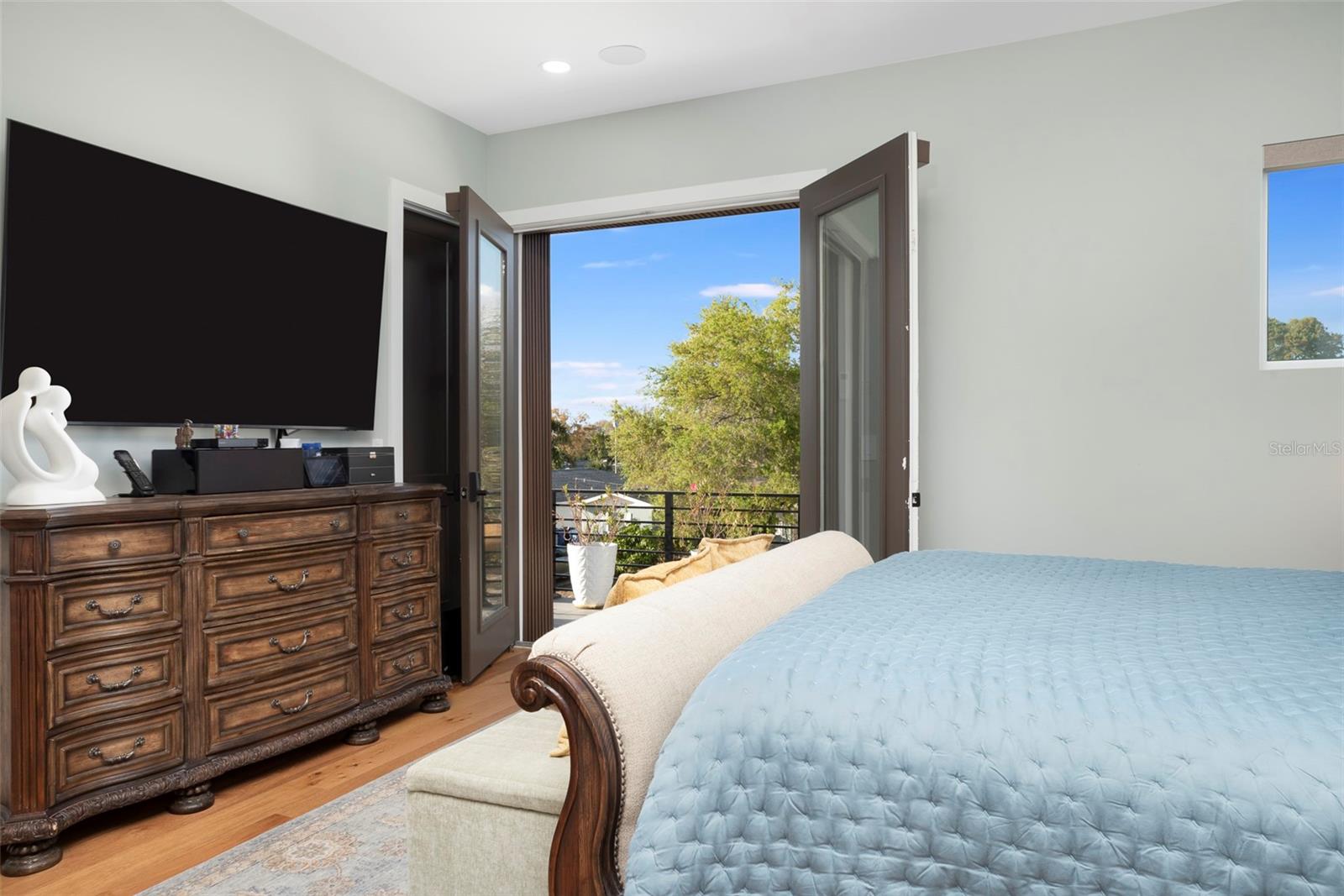 Listing photo id 22 for 4640 35th Avenue N