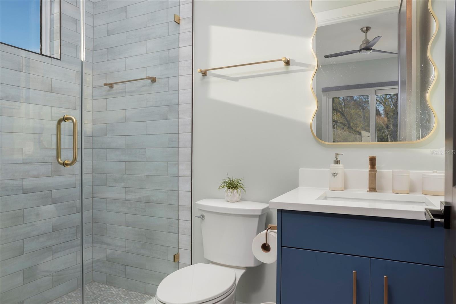 Listing photo id 30 for 4640 35th Avenue N