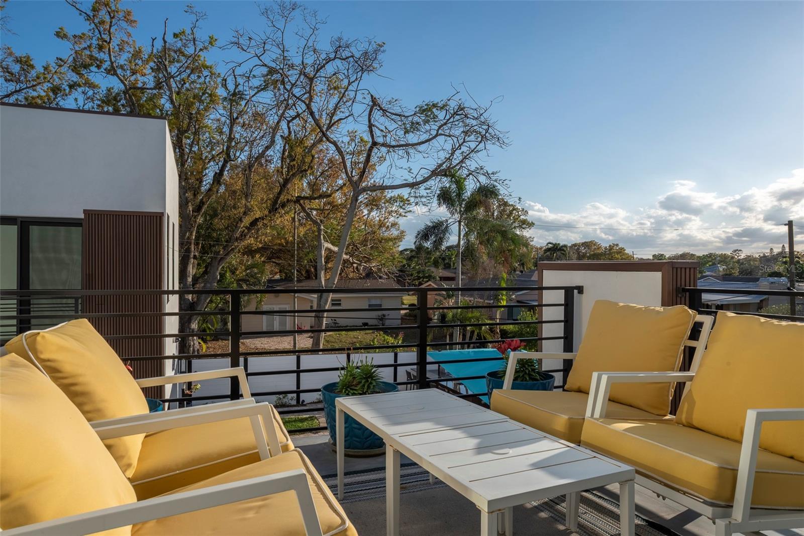 Listing photo id 31 for 4640 35th Avenue N