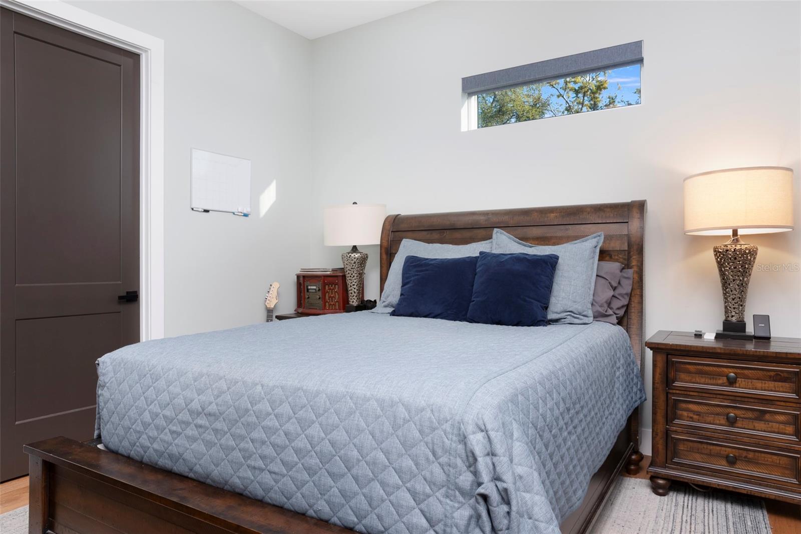 Listing photo id 32 for 4640 35th Avenue N