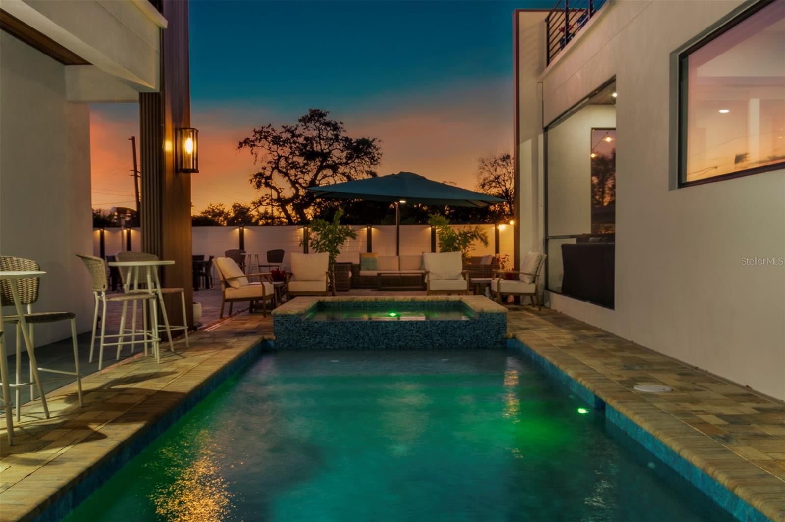 Listing photo id 40 for 4640 35th Avenue N