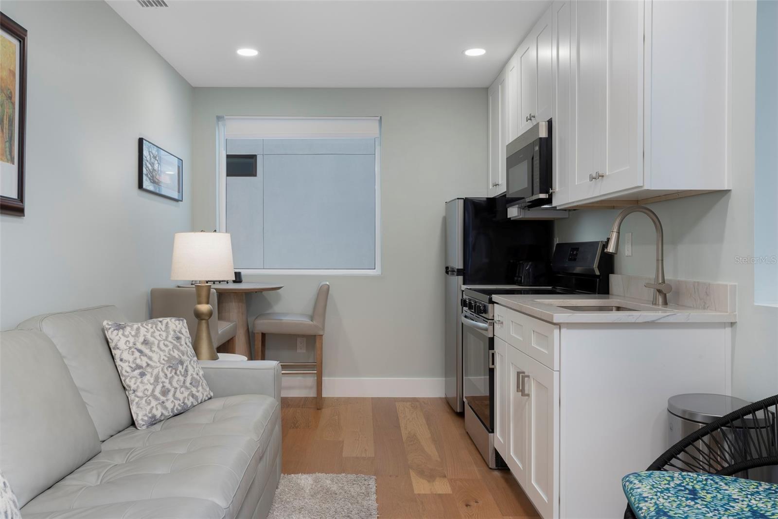 Listing photo id 43 for 4640 35th Avenue N