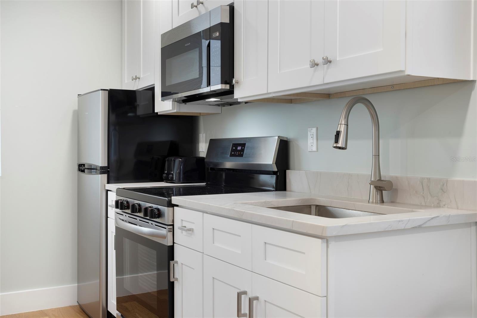 Listing photo id 44 for 4640 35th Avenue N