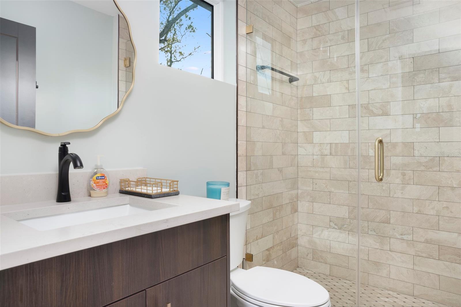 Listing photo id 47 for 4640 35th Avenue N