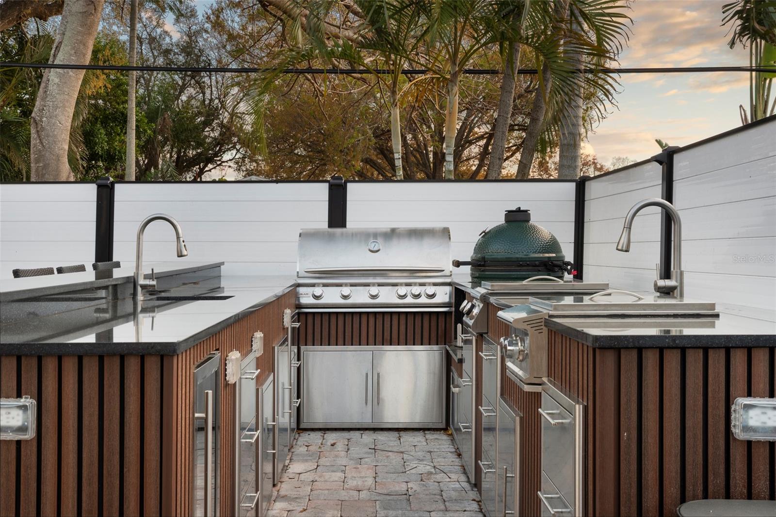 Listing photo id 53 for 4640 35th Avenue N