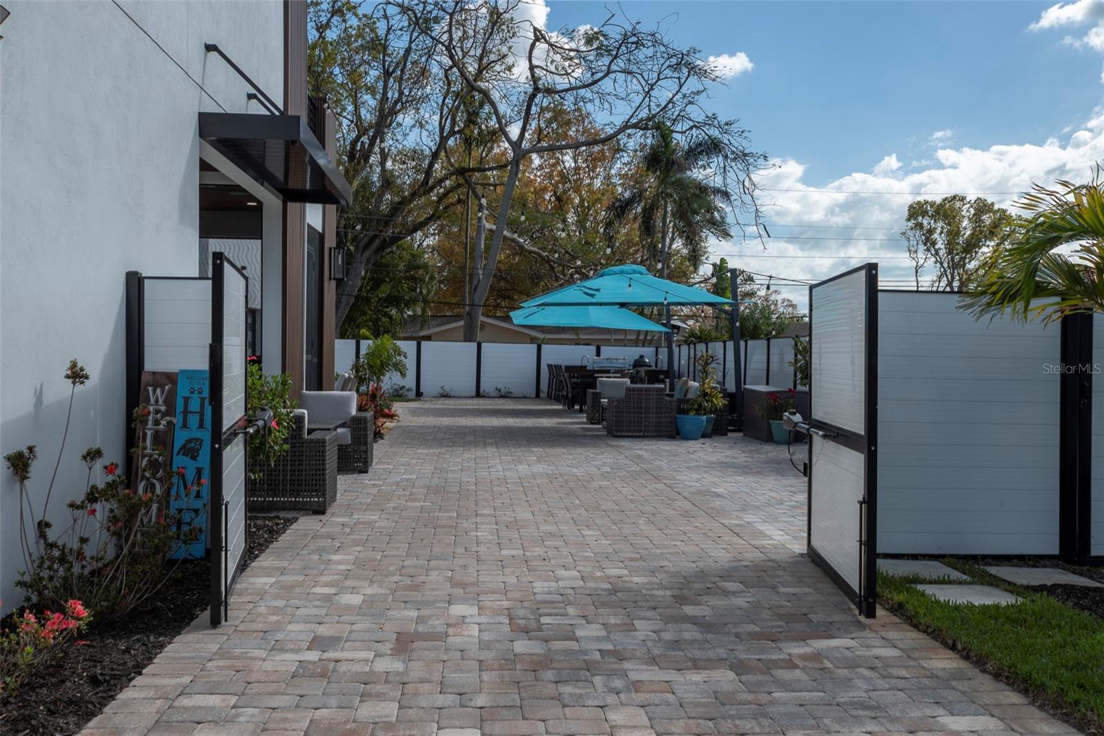 Listing photo id 58 for 4640 35th Avenue N