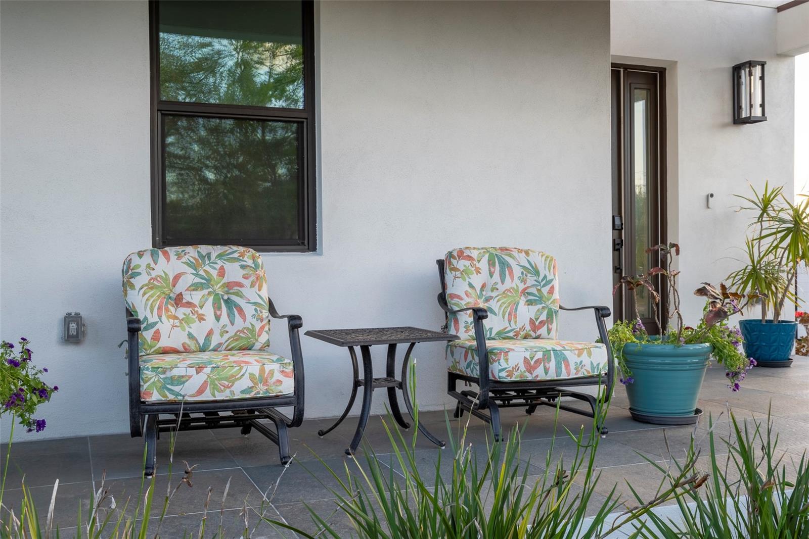 Listing photo id 60 for 4640 35th Avenue N