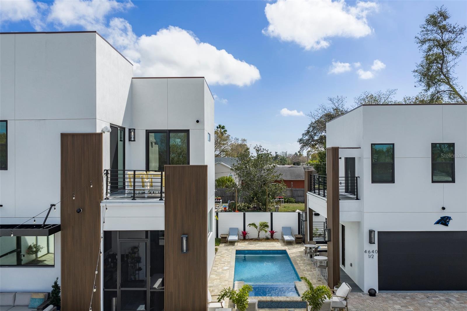 Listing photo id 77 for 4640 35th Avenue N