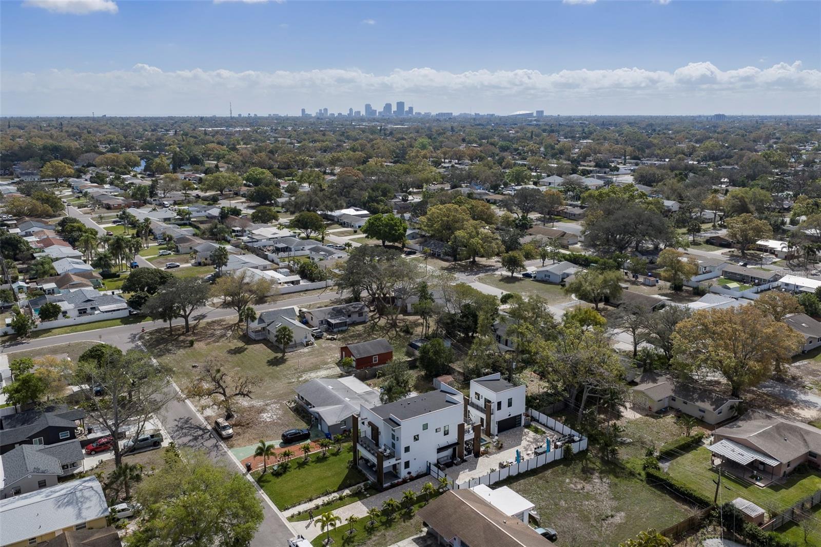 Listing photo id 79 for 4640 35th Avenue N