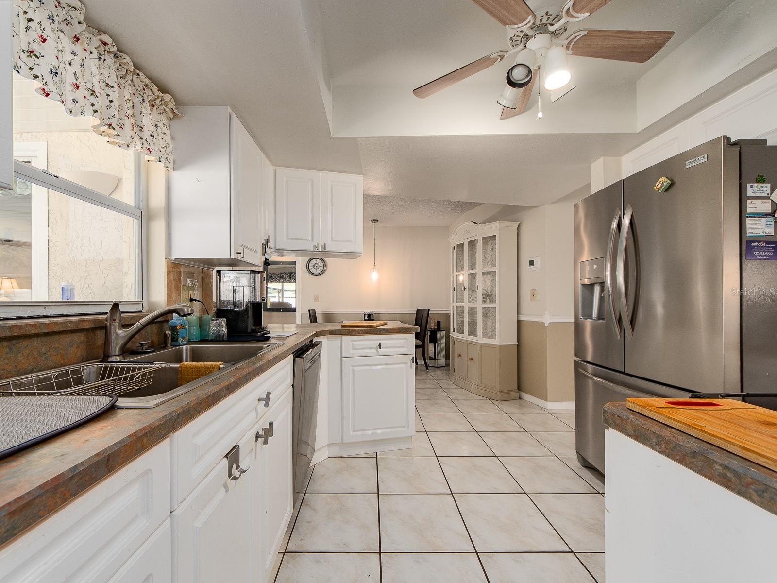 Listing photo id 9 for 14370 91st Avenue