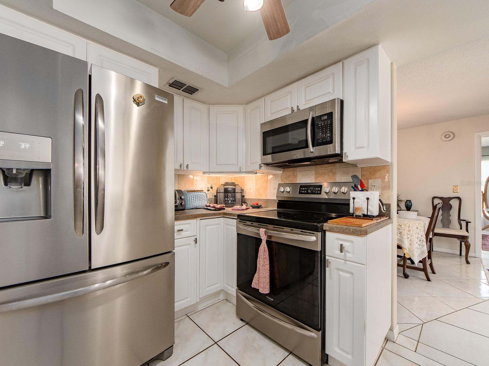 Listing photo id 10 for 14370 91st Avenue